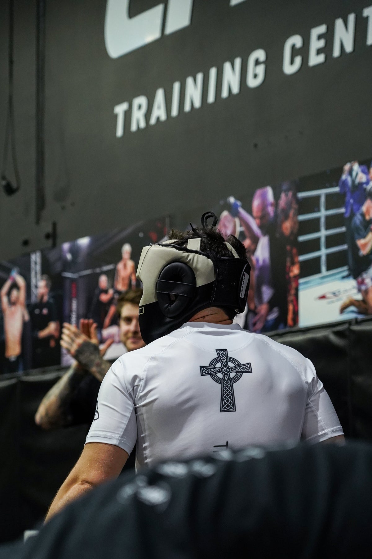 ÉALÚ CELTIC CROSS NO-GI MMA SET / WHITE & BLACK