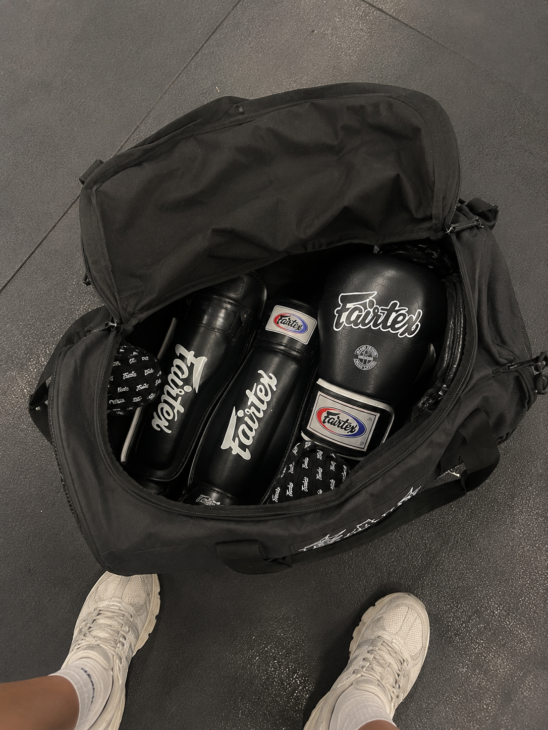ÉALÚ DUFFLE GYM BAG
