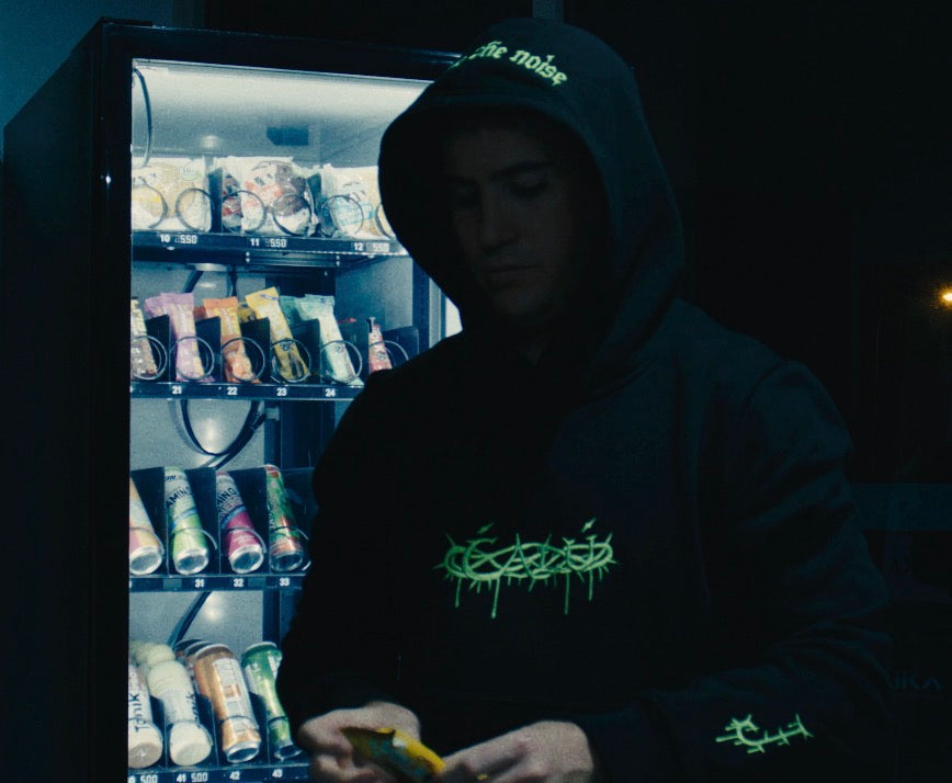 ESCAPE THE NOISE HOODIE - BLACK / GREEN